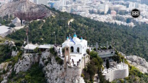 Αθήνα: Κρυφά καταφύγια σιωπής – τα εκκλησάκια του Αϊ Γιώργη μέσα στην πόλη