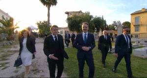 Μακρόν στην Αθήνα: Στρατηγική συμμαχία Ελλάδας-Γαλλίας σε άμυνα, οικονομία και ασφάλεια – Η ατζέντα της επίσκεψης