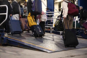 Στήριξη της ακτοπλοΐας με κρατική παρέμβαση για «φρένο» στις αυξήσεις εισιτηρίων