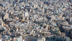 Η «παγωμένη» περιουσία της Ελλάδας: Χιλιάδες ακίνητα εκτός αγοράς λόγω νομικών και θεσμικών εμποδίων