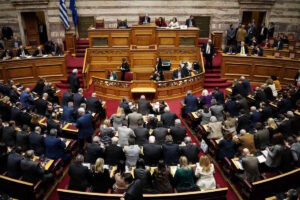 Βουλή: Έντονη πολιτική συζήτηση στην Ολομέλεια
