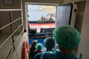 Επιχείρηση με αλεξίπτωτα σε απομακρυσμένο νησί για πιθανό κρούσμα χανταϊού