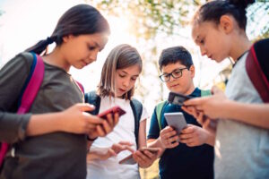 Αυστραλία: Νομική μάχη για την απαγόρευση social media σε ανηλίκους κάτω των 16 ετών