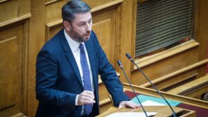 Νίκος Ανδρουλάκης: Θεσμική αντεπίθεση με φόντο τη Συνταγματική Αναθεώρηση