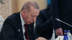 Bloomberg: Τουρκικό σχέδιο για ΑΟΖ έως 200 ν.μ. στο Αιγαίο – Εντάσεις για τη «Γαλάζια Πατρίδα»
