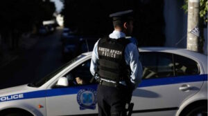 Νέος Κόσμος: 15χρονος τραυματίστηκε με μαχαίρι σε επίθεση ομάδας 10 ατόμων – Εκτός κινδύνου στο νοσοκομείο
