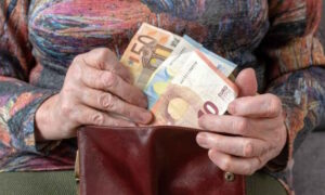 Ρεκόρ αποχωρήσεων από την εργασία: Πάνω από 58.000 αιτήσεις συνταξιοδότησης στο πρώτο τρίμηνο του 2026