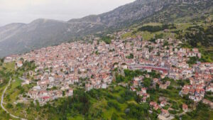 Άσκηση ετοιμότητας στην Αράχωβα: Σχέδιο εκκένωσης για το ενδεχόμενο μεγάλης πυρκαγιάς