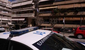 Θρίλερ στο Παγκράτι: Σορός σε προχωρημένη σήψη μέσα σε διαμέρισμα – Τα ερωτήματα των Αρχών