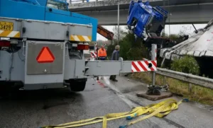 Τραγωδία στο Ζευγολατιό: Νεκρός 52χρονος μετά την ανατροπή νταλίκας στην Κορίνθου-Πατρών