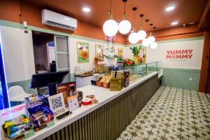 Yummy Mommy: Νέο κατάστημα στη Γλυφάδα – Το «ζεστό πιάτο φαγητό» χτίζει δίκτυο σε όλη την Ελλάδα