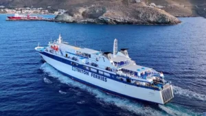 Δεμένα τα πλοία σε Ραφήνα και Λαύριο