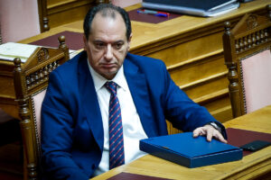 Ο Σπίρτζης δεν αποδέχεται την έδρα Καραμέρου – Στη Βουλή η Κοροβέση