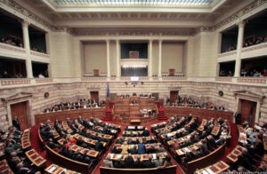 ΟΠΕΚΕΠΕ: Στο επίκεντρο της πολιτικής αντιπαράθεσης οι εξελίξεις – Συνεχίζεται η σύγκρουση κυβέρνησης και αντιπολίτευσης