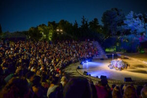 Φεστιβάλ Κολωνού 2026: Θέατρο για όλους με 20 παραστάσεις και εισιτήρια από 5 ευρώ