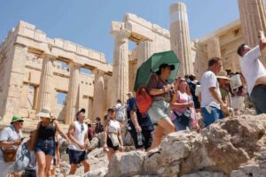 Καύσωνας: Μικρή ανάσα από τη ζέστη και νέα άνοδος του υδραργύρου – Η πρόγνωση των επόμενων ημερών