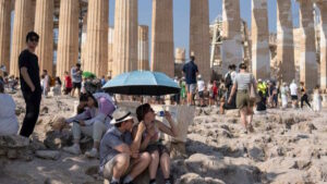 Καύσωνας διαρκείας «πολιορκεί» την Ελλάδα – Σε θερμικό κλοιό η χώρα, αυξημένος ο κίνδυνος για πυρκαγιές