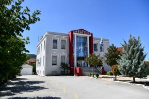 Καταγγελία σε Δήμο για «φωτογραφικούς όρους» σε διαγωνισμό 1,2 εκατ. €