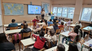 Σχολεία 2026-2027: Κενά εκπαιδευτικών και πολυπληθή τμήματα στο στόχαστρο του ΚΚΕ
