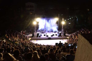 «Τυχερό Αστέρι» κάτω από τα άστρα: Πρεμιέρα με ελεύθερη είσοδο για το Φεστιβάλ Ηλιούπολης 2026