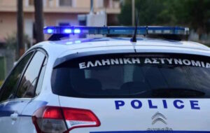 Πειραιάς: Ψυχολόγος συνελήφθη για διακίνηση ναρκωτικών – Στη δικογραφία γνωστή λαϊκή τραγουδίστρια