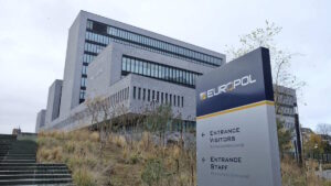 Europol: Εντοπίστηκαν 18 παιδιά που είχαν πέσει θύματα σεξουαλικής κακοποίησης παγκοσμίως