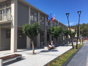 Χειροπέδες σε αντιδήμαρχο