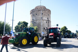 ΔΕΘ:- Στον δρόμο αγρότες, εργατικά σωματεία, φοιτητές και γιατροί