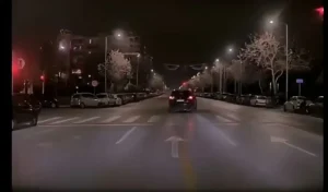 Θεσσαλονίκη: Απίστευτη οδήγηση στην παραλιακή – SUV περνά δύο κόκκινα φανάρια σε λίγα μέτρα