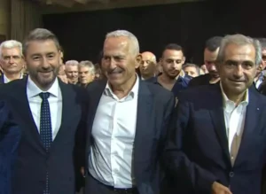 Στο ΠΑΣΟΚ και επίσημα ο Ευάγγελος Αποστολάκης
