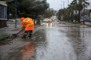 Κακοκαιρία: Υποχρεωτική παύση εργασιών στα Δωδεκάνησα