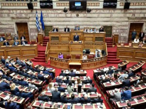 Νέο νομοσχέδιο: Όλα τα μέτρα για φόρους, συντάξεις και επιδόματα