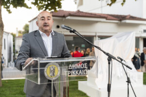 Τρίκαλα: Εγκαίνια της πλατείας Δημήτρη Μητροπάνου
