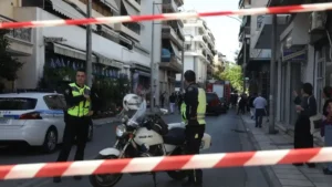 Έκρηξη στον Κολωνό: Στο χειρουργείο αστυνομικός – Εκτός κινδύνου οι τέσσερις τραυματίες