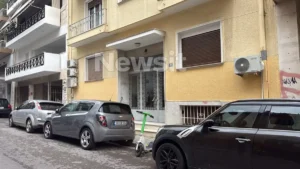Δίδυμα δύο ετών βρέθηκαν μόνα τους σε διαμέρισμα