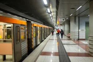 Μετρό: Κλειστός από τις 12:00 ο σταθμός «Σύνταγμα» – Χωρίς στάση οι συρμοί