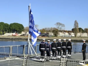 «Νέαρχος»: Υψώθηκε η ελληνική σημαία στη δεύτερη φρεγάτα Belharra