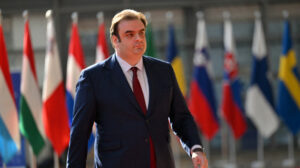 Πιερρακάκης: «Η δημοφιλία δεν προσφέρει ασυλία»