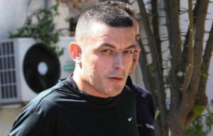 Ανάβυσσος: Σύλληψη για πυροβολισμούς έξω από beach bar