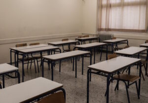 Παράθυρο σχολείου αποκολλήθηκε από τον δυνατό αέρα