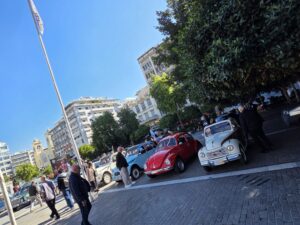 Με επιτυχία η έκθεση Οχημάτων Εποχής στην πλατεία Κοραή