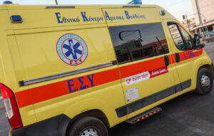 Νεκρή η γυναίκα που παρασύρθηκε από λεωφορείο στη Βούλα