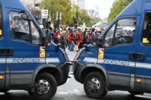 Φόβοι σε Γαλλία και Γερμανία για νέες ταραχές – 70.000 αστυνομικοί επί ποδός στο Παρίσι, διαδηλώσεις σε 34 γερμανικές πόλεις